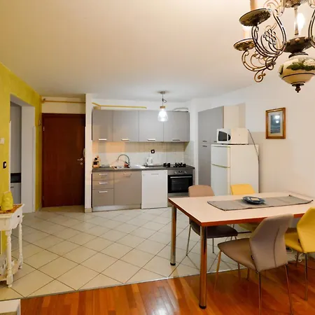 Lungo Mare * Πούλα