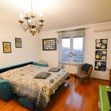 Lungo Mare Apartment Pula